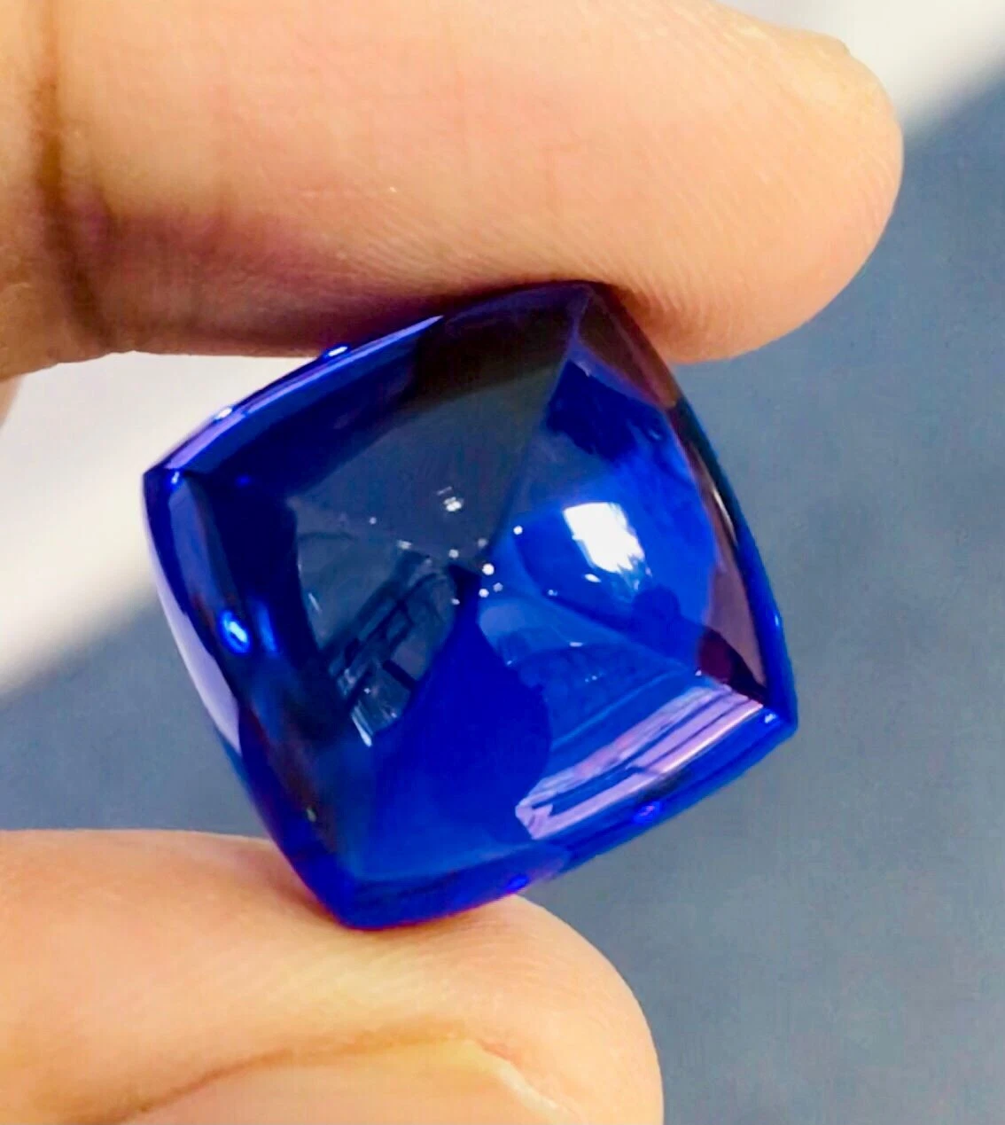 33.77cts 16mm Sugarloaf Top Quality Natural Purple Blue Tanzanite Gemstone