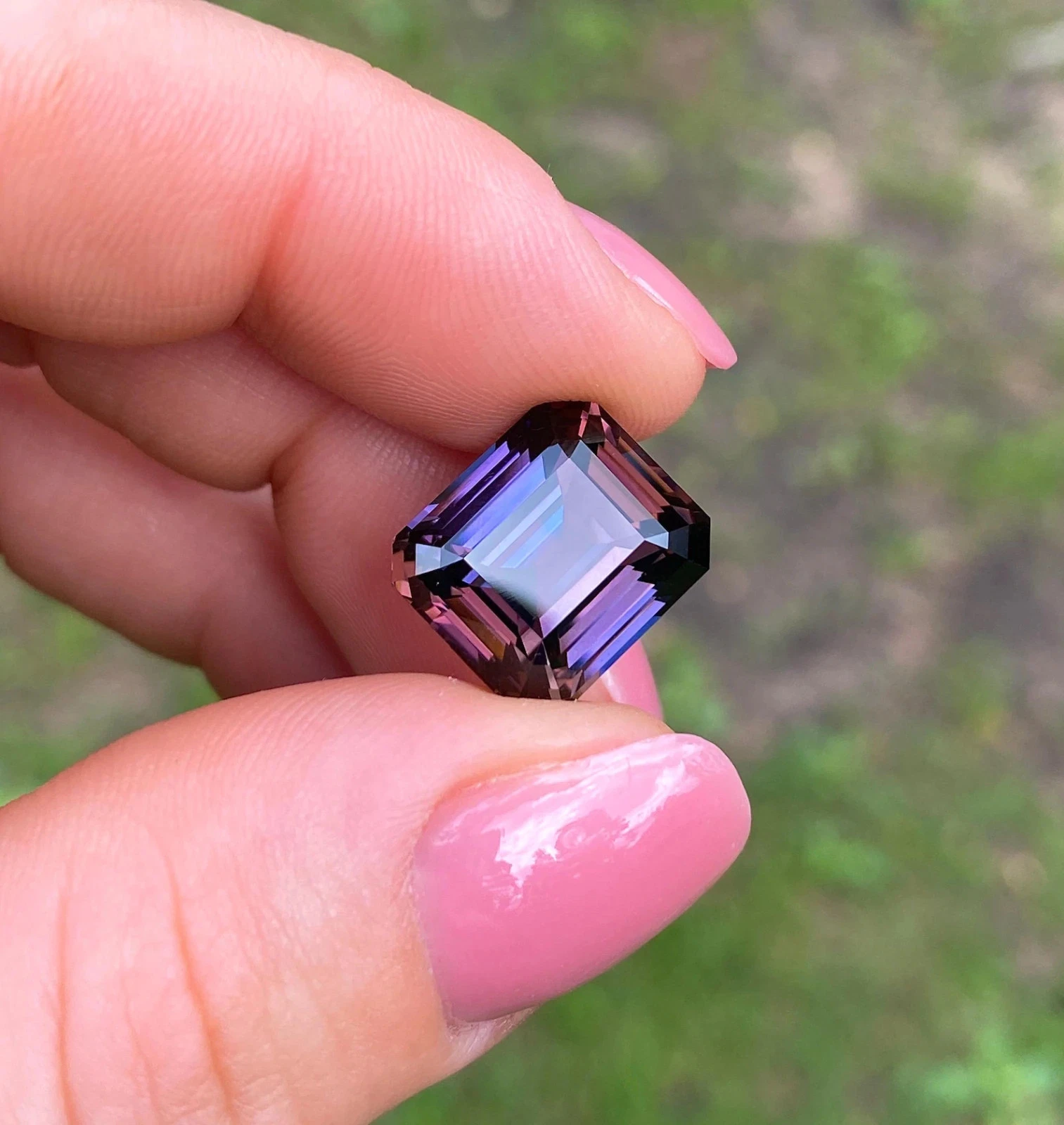 13.54Ct Tanzanite natural gemstone Octagonal, 13.98x12.17x8.89mm GIA Certificate